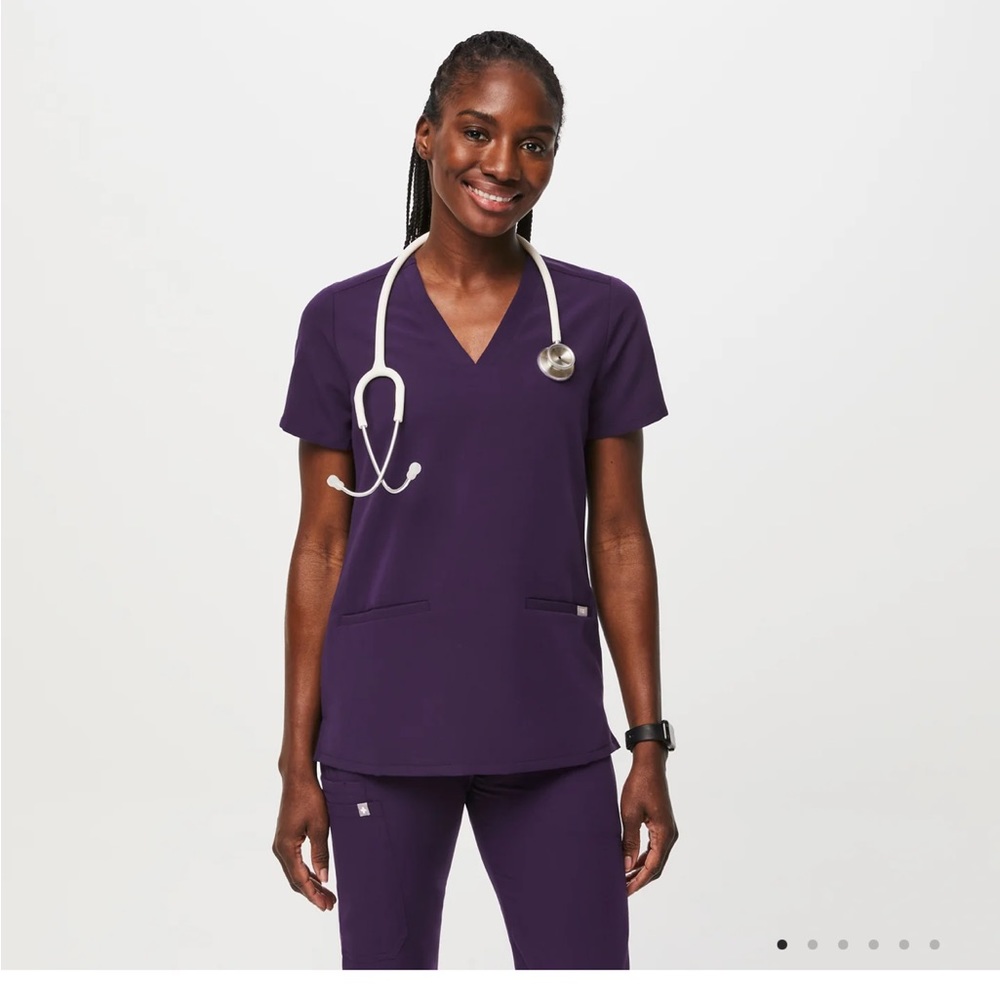 Figs scrub top